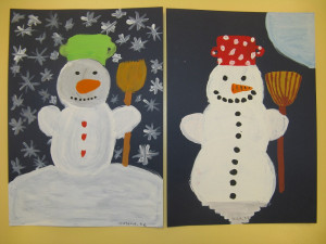 Mila (5. razred) in Izabella (4. razred) sta naslikali snežaka na temno podlago s temperami in ju poimenovali Dva prijatelja.